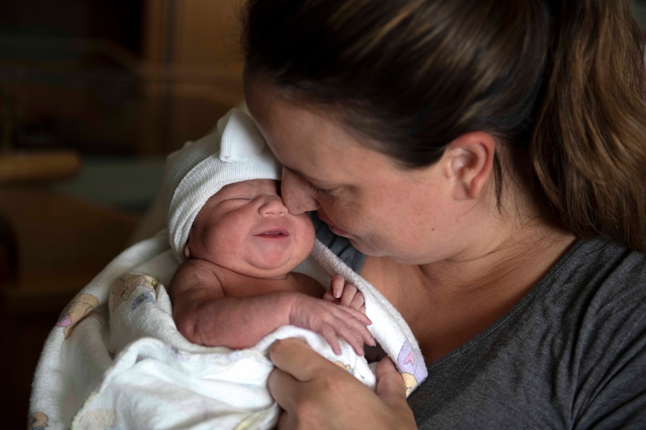 DOD Will Offer Reimbursements for Breast Milk Shipping Expenses Under New Policy