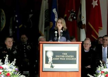 Hicks Says Military Leaders Must Embrace Need for Change
