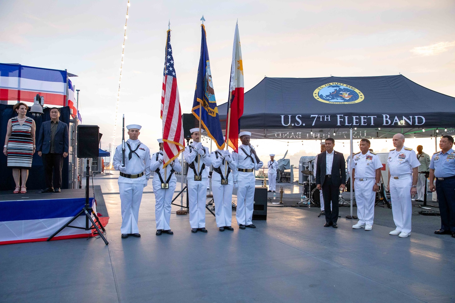 USS Blue Ridge returns to Manila after five years