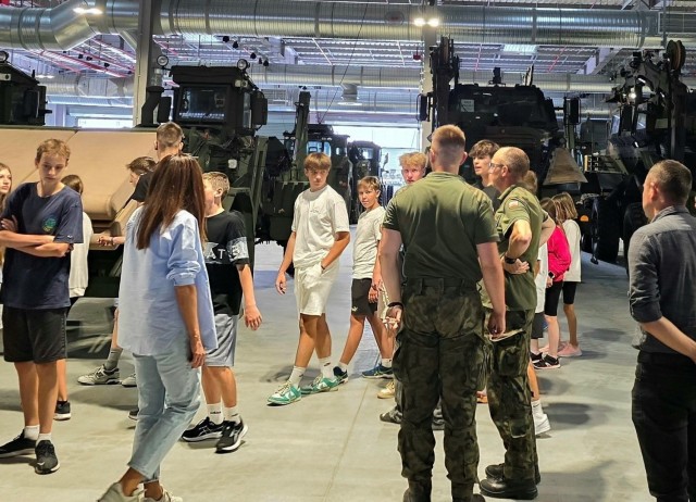 Polish school children some of the first guest visitors at new APS-2 site in Powidz