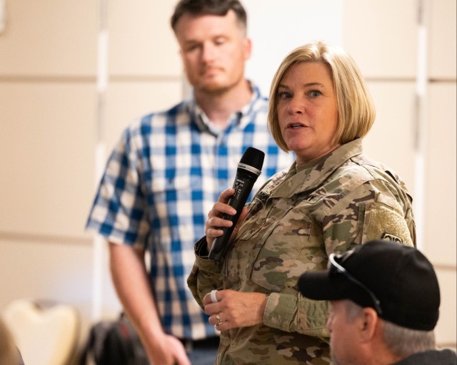 USAG Rheinland-Pfaltz hosts town hall and information forum, addresses Baumholder Military Community