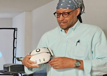 Veteran shares immersive technology with other Veterans