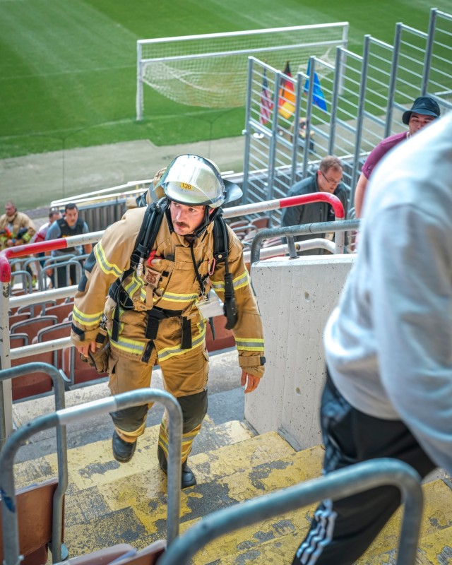 10th AAMDC and 52D ADA honor 9/11 firefighters with soccer stadium stair climb