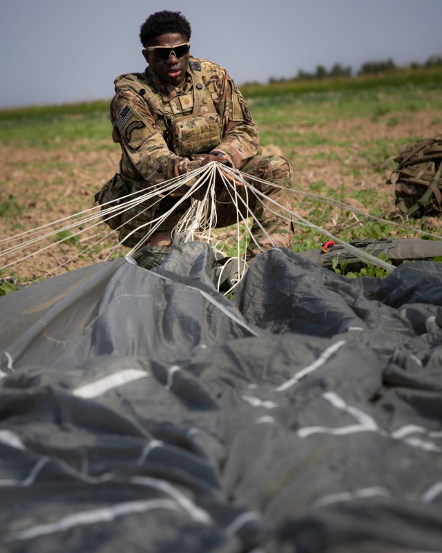 173rd Airborne Brigade jumps into Saber Junction