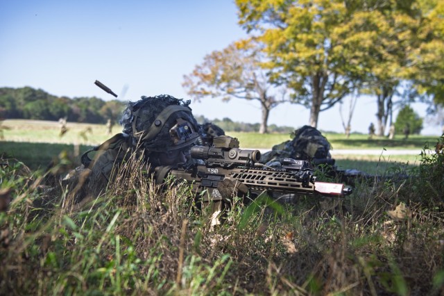 101st Airborne Soldiers assess new Next Generation Squad Weapon with 6.8mm ammo