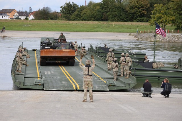 US Army’s 21st Theater Sustainment Command crosses the Danube