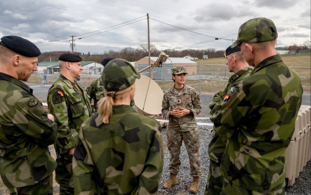 Swedish Representatives Arrive at 42nd ID CPX
