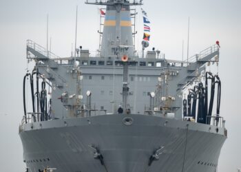 USNS Patuxent Returns Home in Time for Christmas