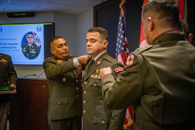 US Army South Peruvian Partner Nation Liaison Officer is Promoted to Colonel and Bids Farewell to the Unit