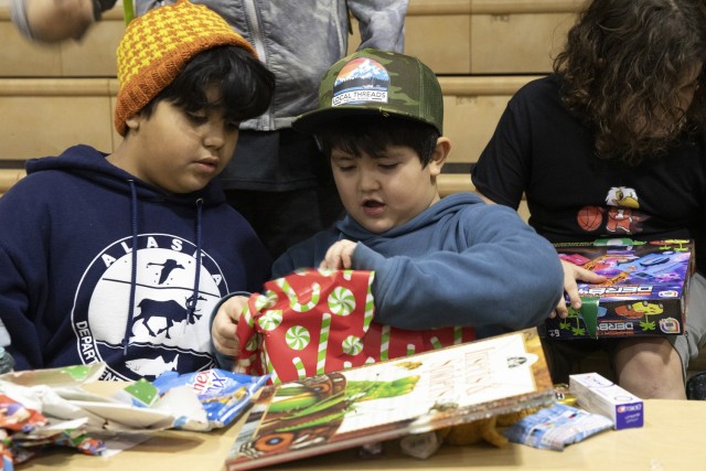 Approximately 50 Alaska National Guard service members, volunteers from the Salvation Army, AKNG Child and Youth Program and others visited the southeastern Alaskan city of Yakutat, Dec. 18, 2024. Operation Santa Claus, a longstanding annual...