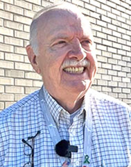 Volunteer Donnie Ashley