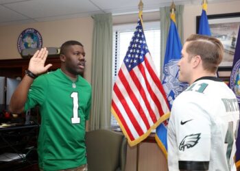 Philadelphia-born Soldier and lifelong Eagles fan reenlists in Army on his birthday ahead of NFL playoffs showdown