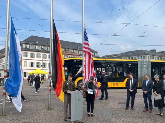 Garrison Wiesbaden participates in 80th anniversary of the liberation of Darmstadt