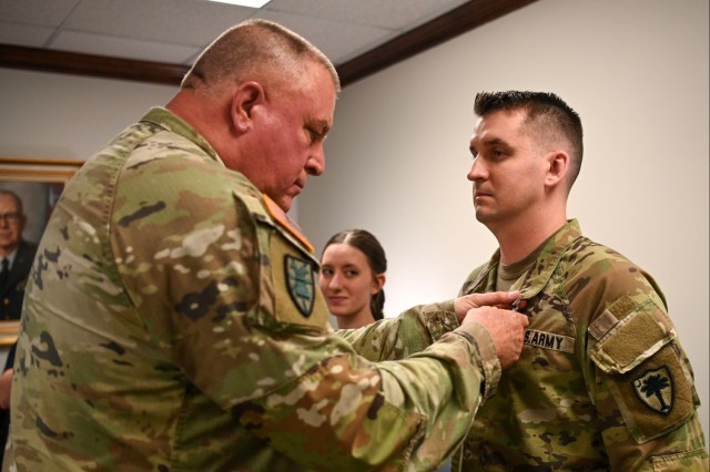 Sgt. Anthony Amick Awarded the Medal of Valor