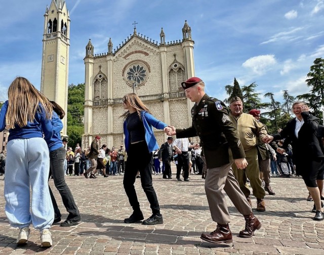 Paratroopers honor 80th anniversary of WWII liberation of Montecchio Maggiore