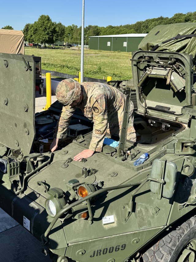 AFSBn-Benelux issues APS-2 vehicles, CBRN equipment to chem company for DEFENDER 25