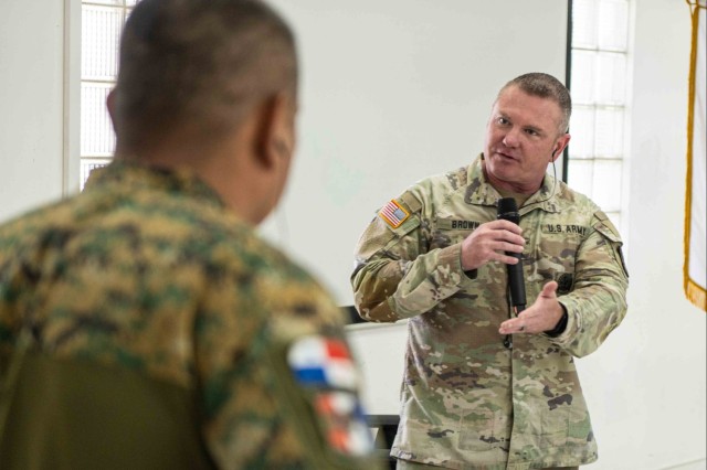 Missouri Guard, Panama Share Knowledge in Bilateral Training