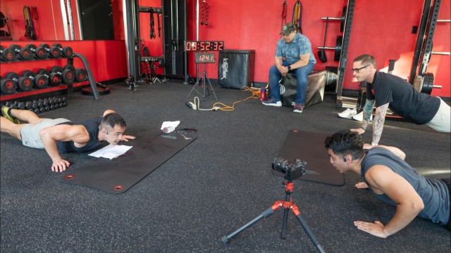 Oregon National Guard Physician Assistant Sets New World Record for Hand Release Push-Ups