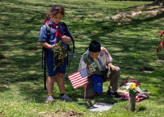Scouts, Soldiers, volunteers honor fallen at Memorial Day ceremony