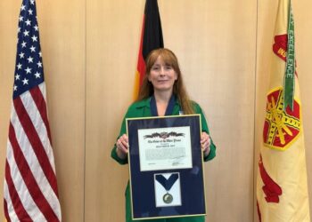USAG Rheinland-Pfalz presents director with Army’s highest DFMWR award
