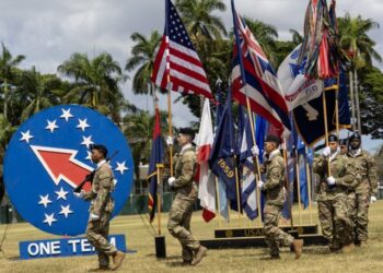 US Army Pacific celebrates key leaders’ accomplishments, says farewell during Flying V ceremony