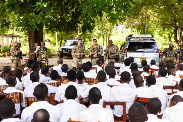 U.S., Kenyan Forces Deliver Hygiene Supplies, Empower Youth in Hindi