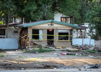 New Mexico Guard Soldiers Help Rescue Eight From Flooded Home